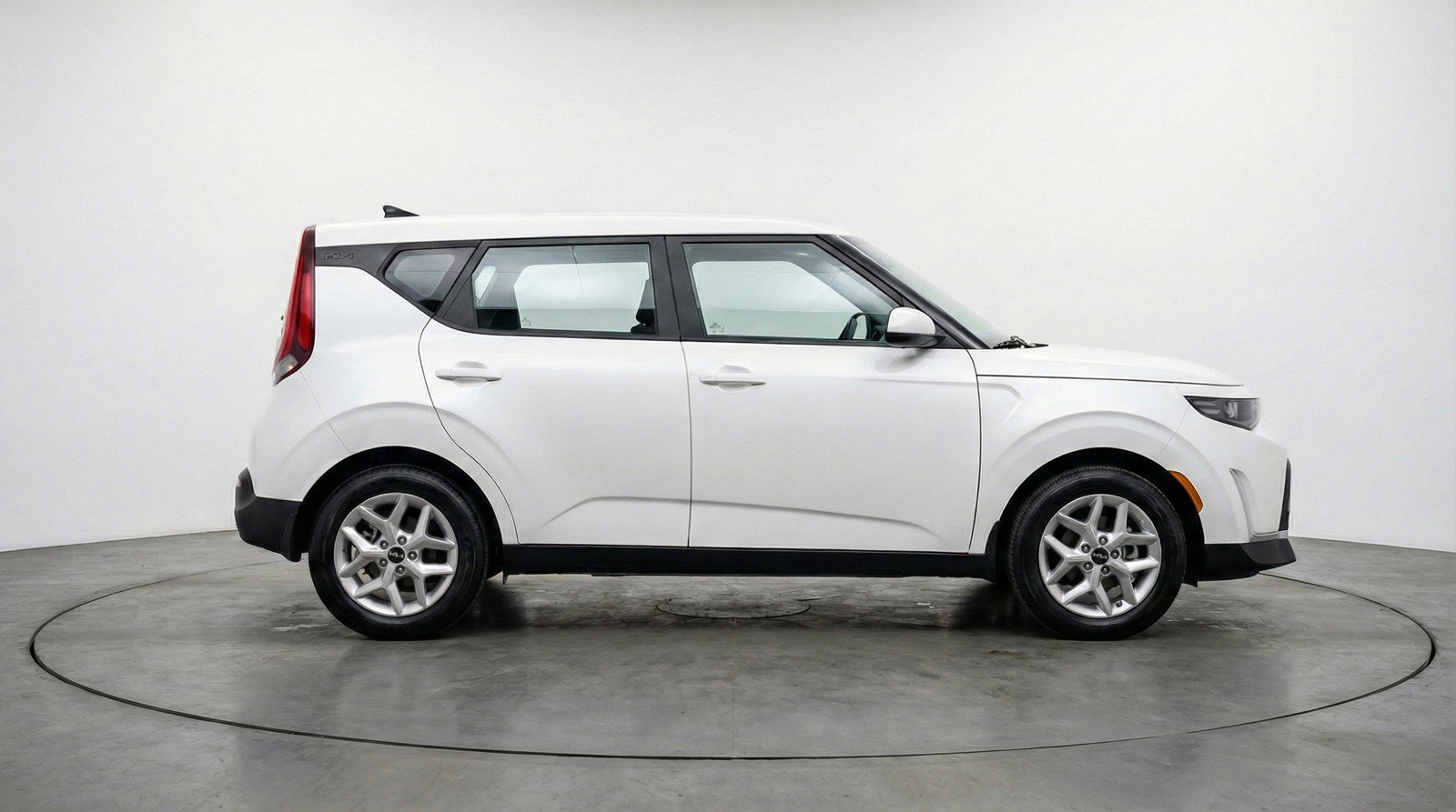 Used 2025 Kia Soul LX w/ LX Technology Package FWD image 11