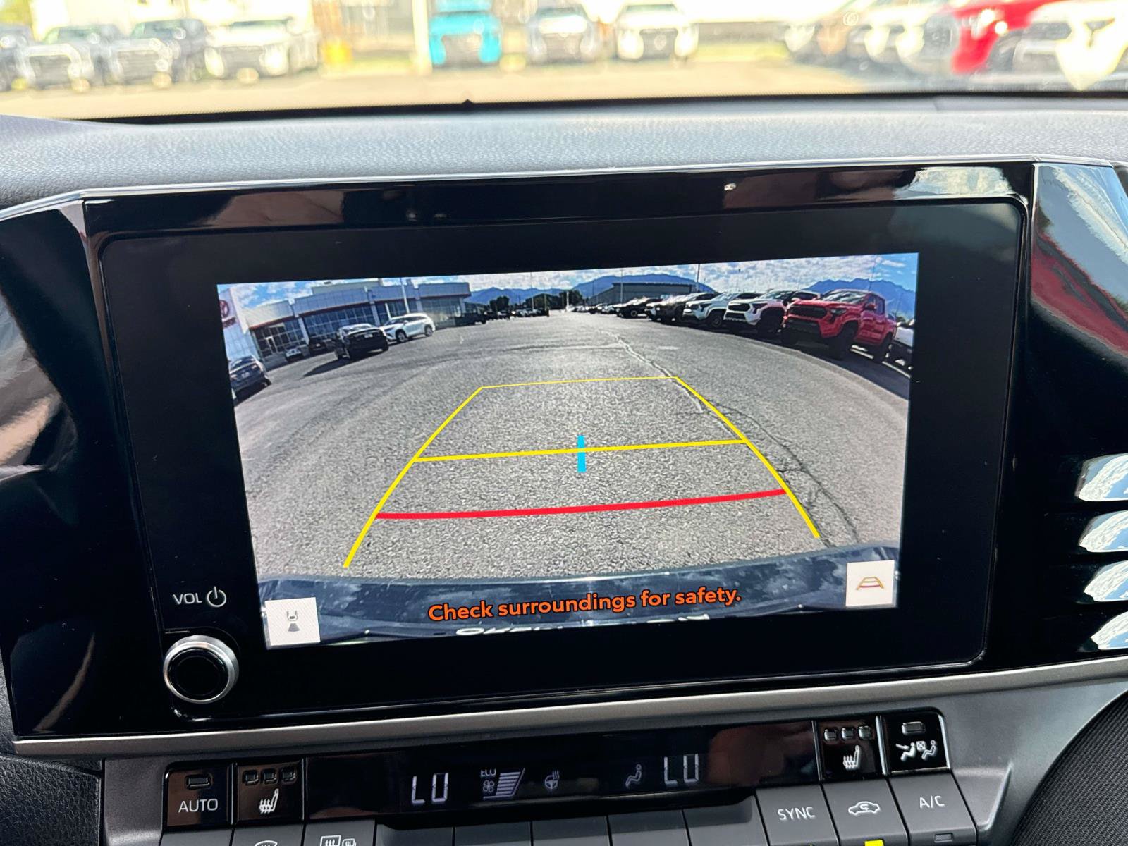 Used 2025 Toyota Camry XLE AWD/4WD image 22