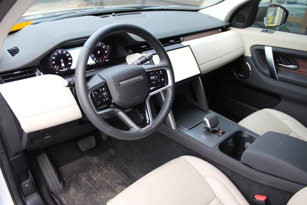 Certified 2025 Land Rover Discovery Sport S image 4