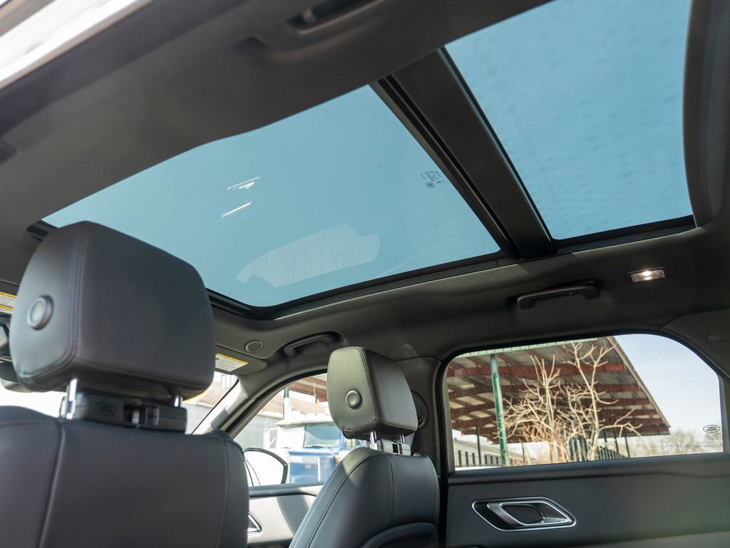 New 2026 Land Rover Range Rover Velar Dynamic SE image 20