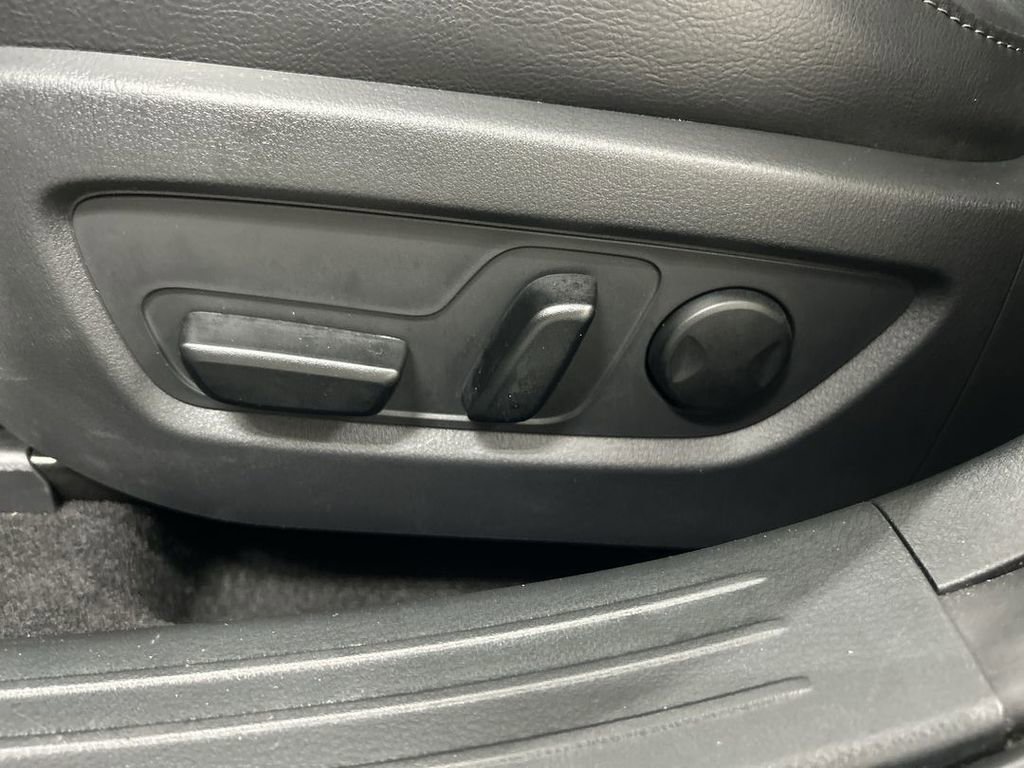 Certified 2025 MAZDA CX-50 AWD 2.5 Hybrid w/ Premium Pkg image 10