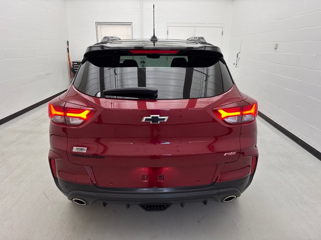 Used 2021 Chevrolet TrailBlazer RS w/ Sun and Liftgate Package FWD image 5