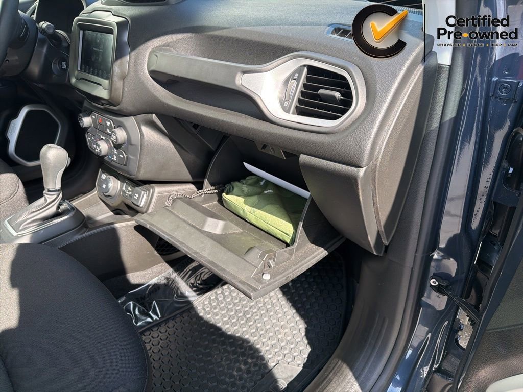 Used 2021 Jeep Renegade Latitude w/ Convenience Group AWD/4WD image 29