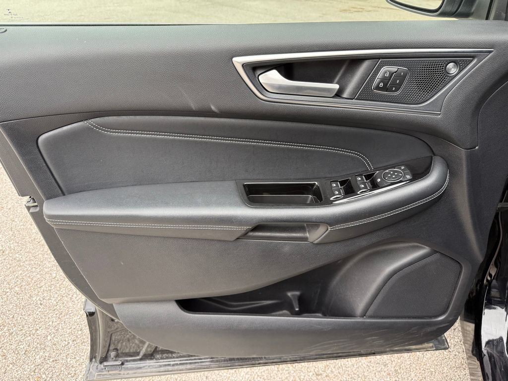 Used 2019 Ford Edge Titanium AWD/4WD image 14