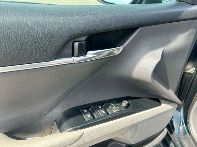 Used 2019 Toyota Camry SE image 17