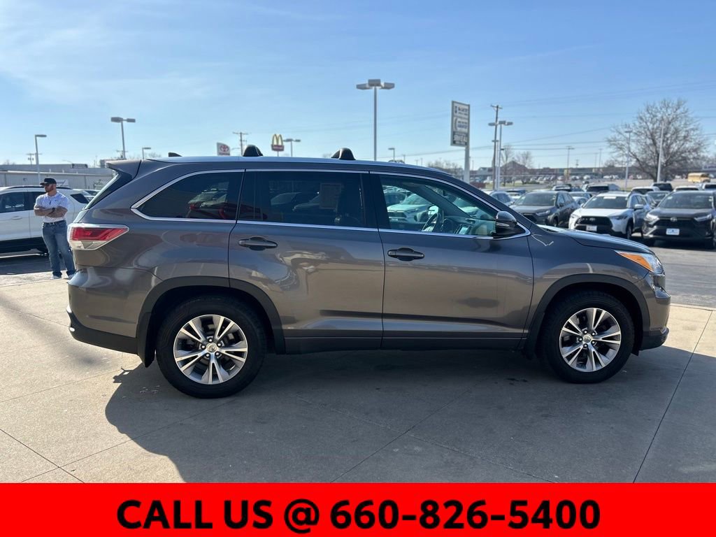 Used 2014 Toyota Highlander XLE image 3