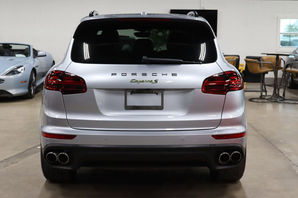 Used 2017 Porsche Cayenne S Platinum image 4