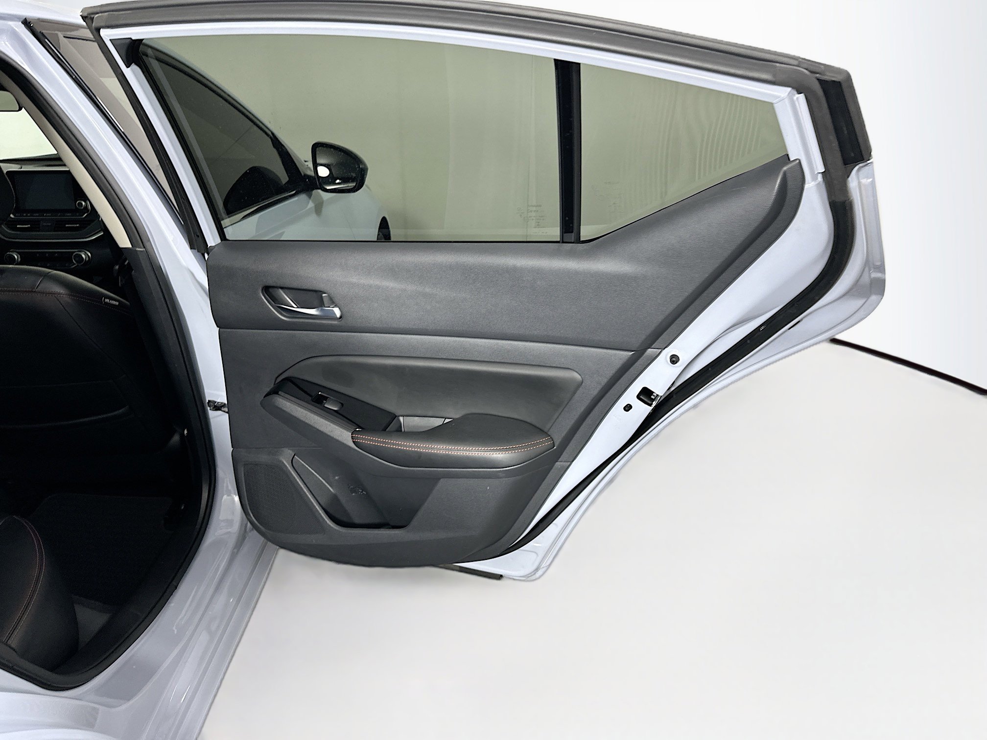 Used 2023 Nissan Altima 2.5 SR image 27