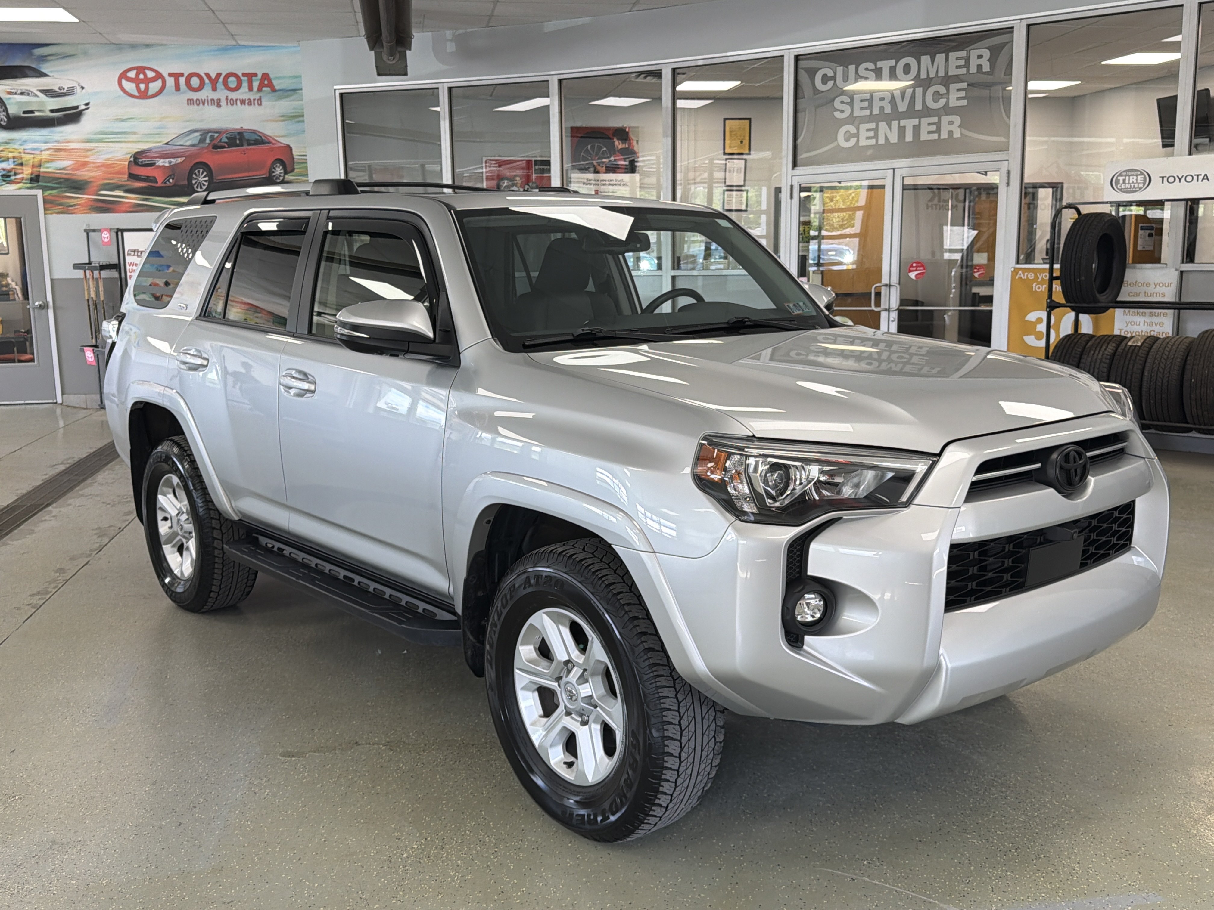 Used 2024 Toyota 4Runner SR5 Premium w/ Moonroof Package AWD/4WD image 2