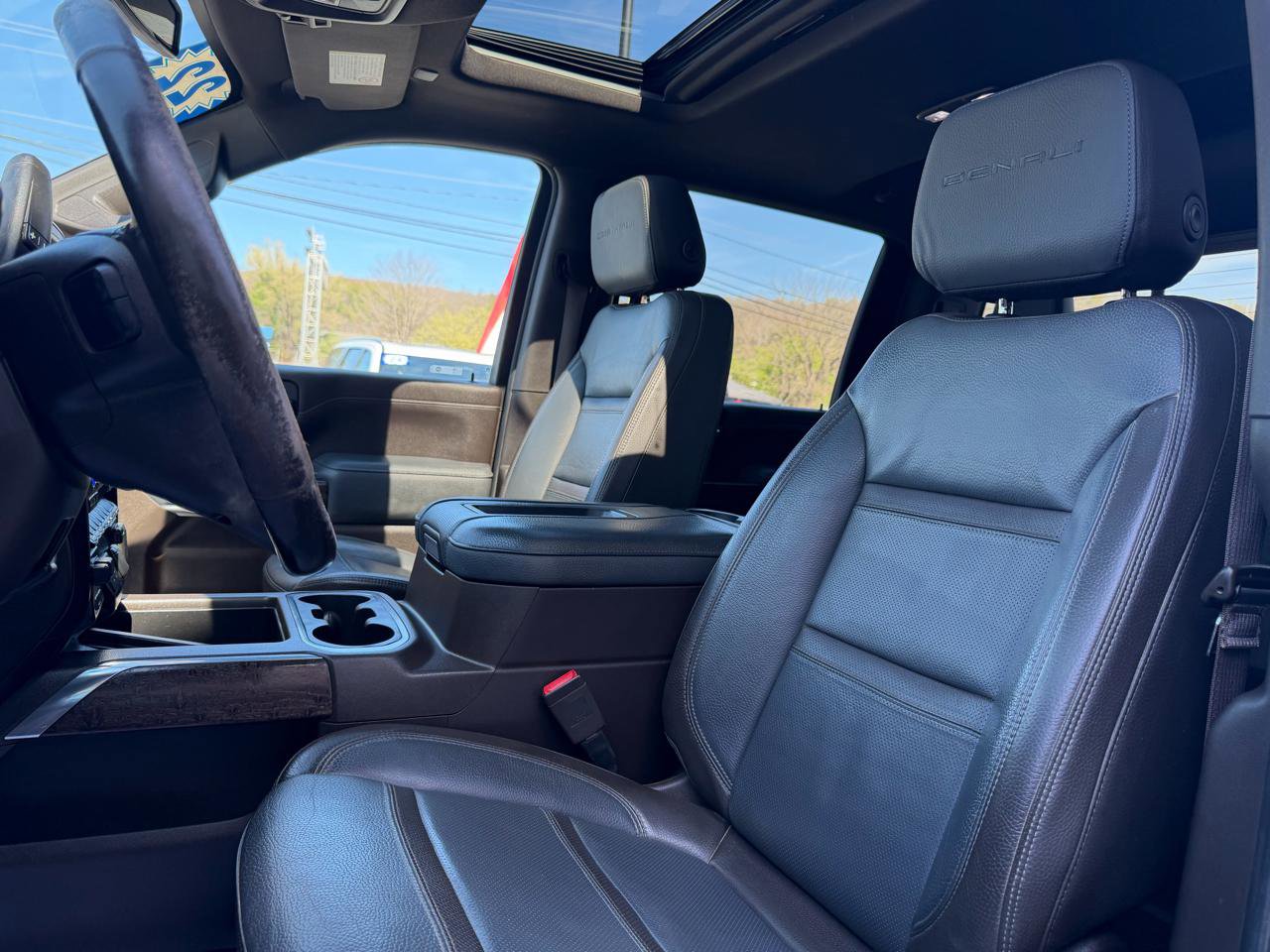 Used 2022 GMC Sierra 3500 Denali AWD/4WD image 9