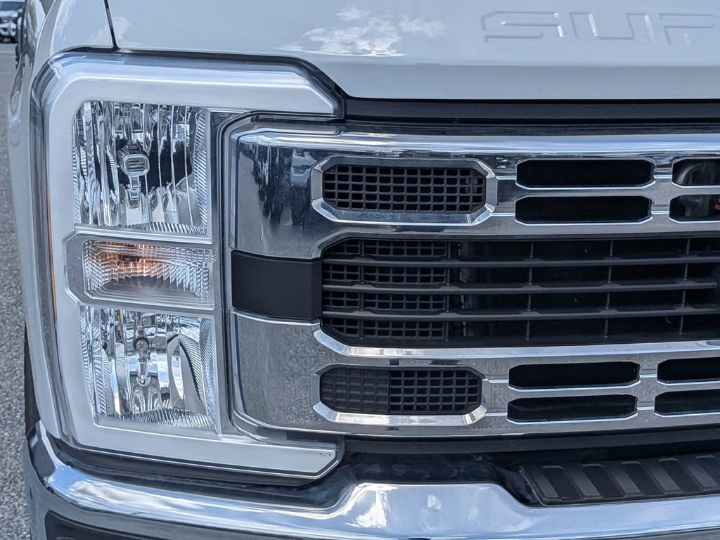 Used 2025 Ford F250 XLT AWD/4WD image 9