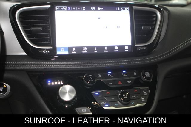 New 2027 Chrysler Pacifica Limited AWD/4WD image 19