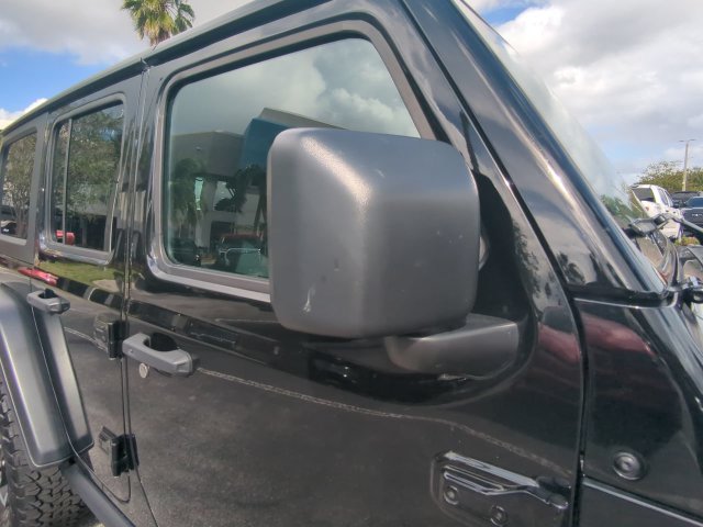 Used 2025 Jeep Wrangler Unlimited Rubicon w/ Convenience Group AWD/4WD image 12