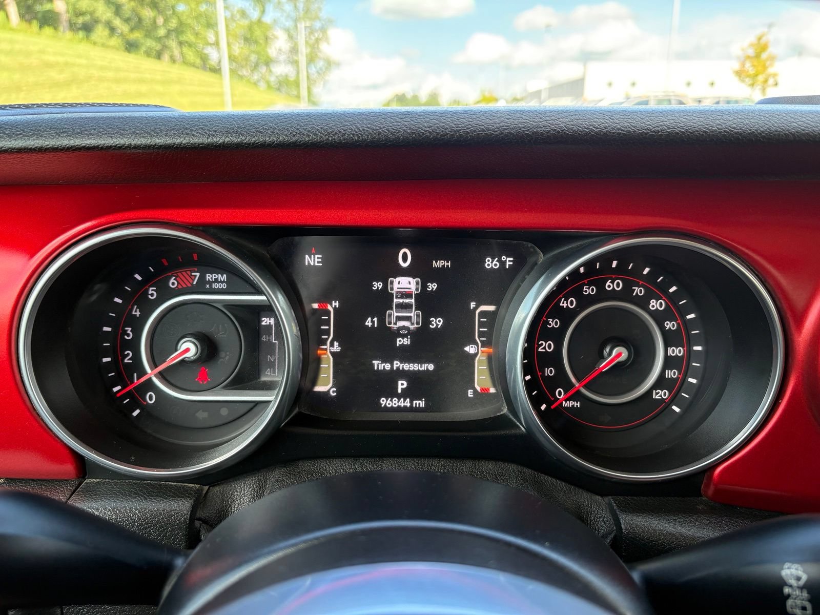Used 2018 Jeep Wrangler Rubicon AWD/4WD image 13
