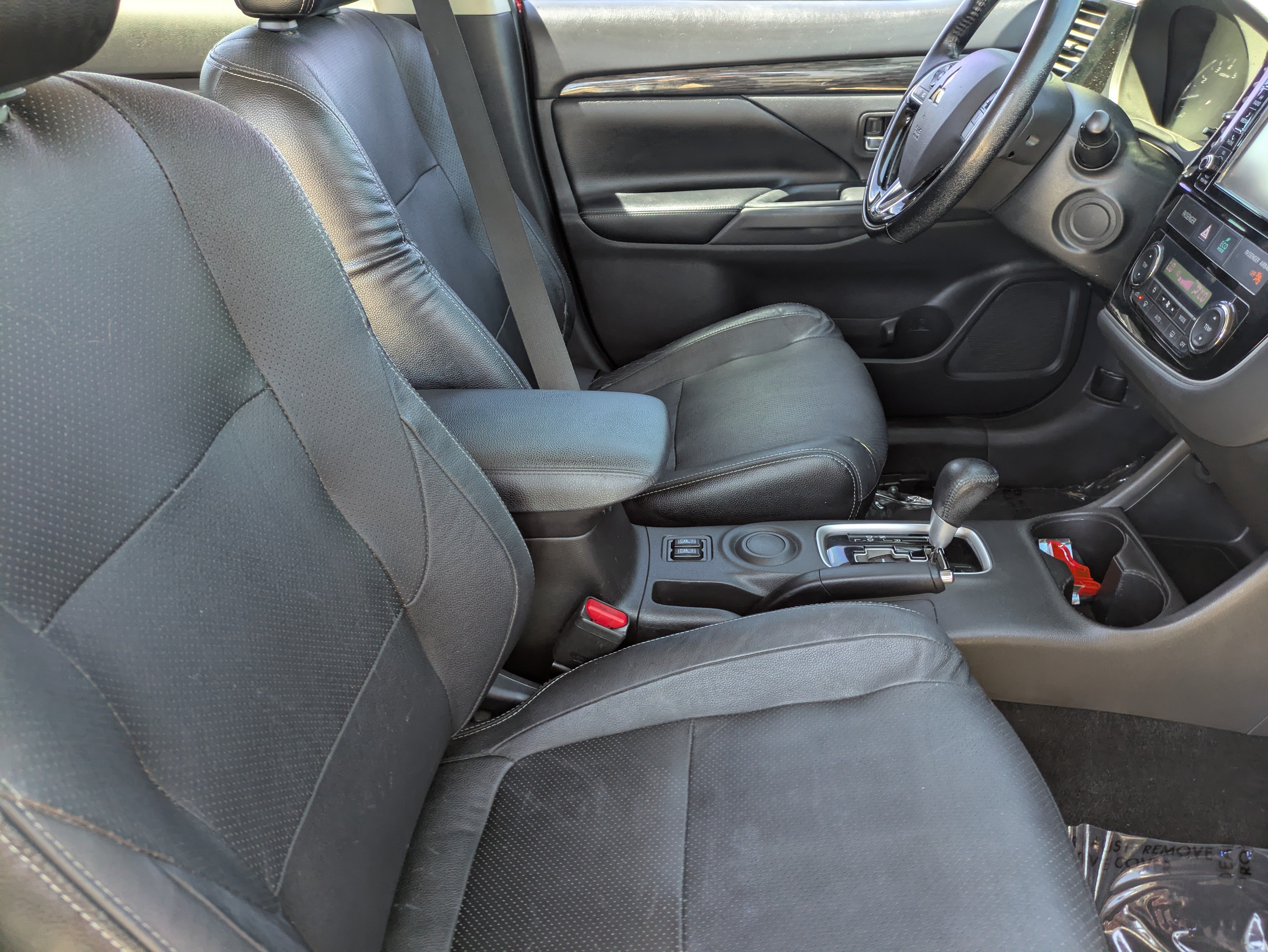 Used 2016 Mitsubishi Outlander SE FWD image 12