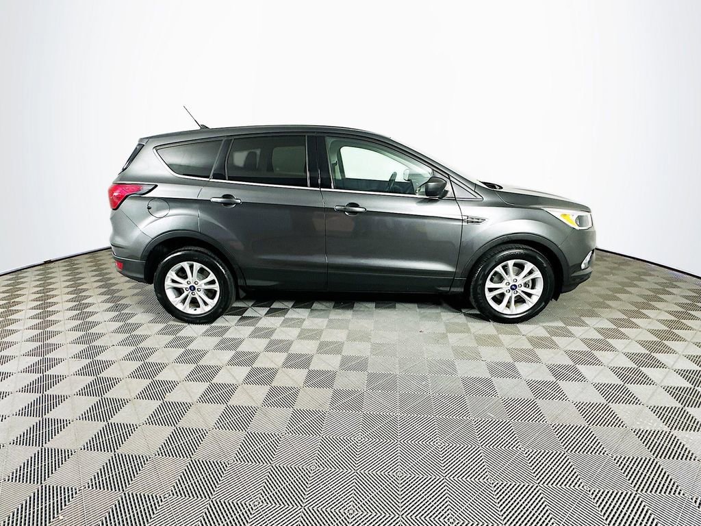 Used 2019 Ford Escape SE FWD image 11