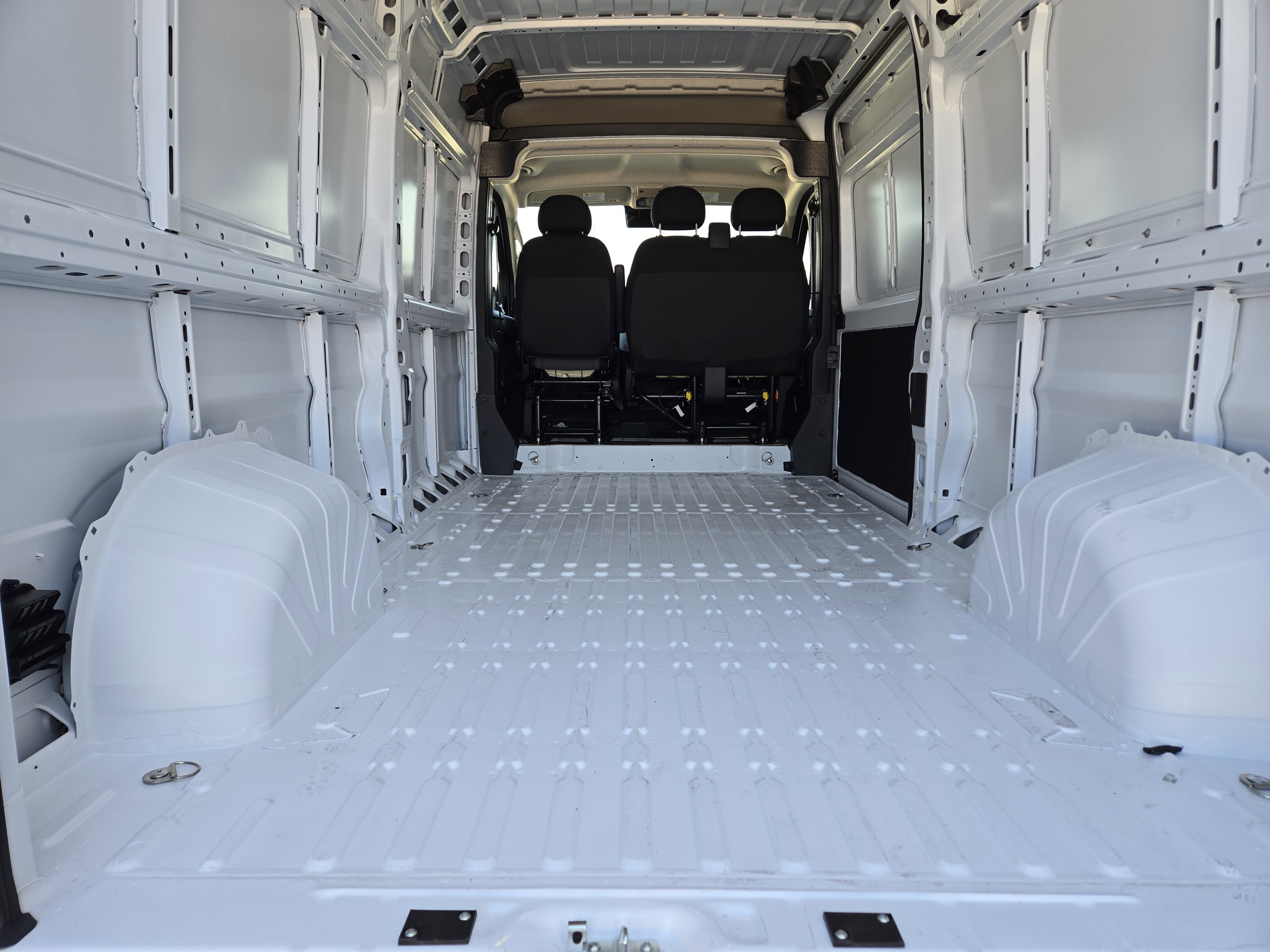 New 2026 RAM ProMaster 2500 w/ Convenience Group FWD image 23
