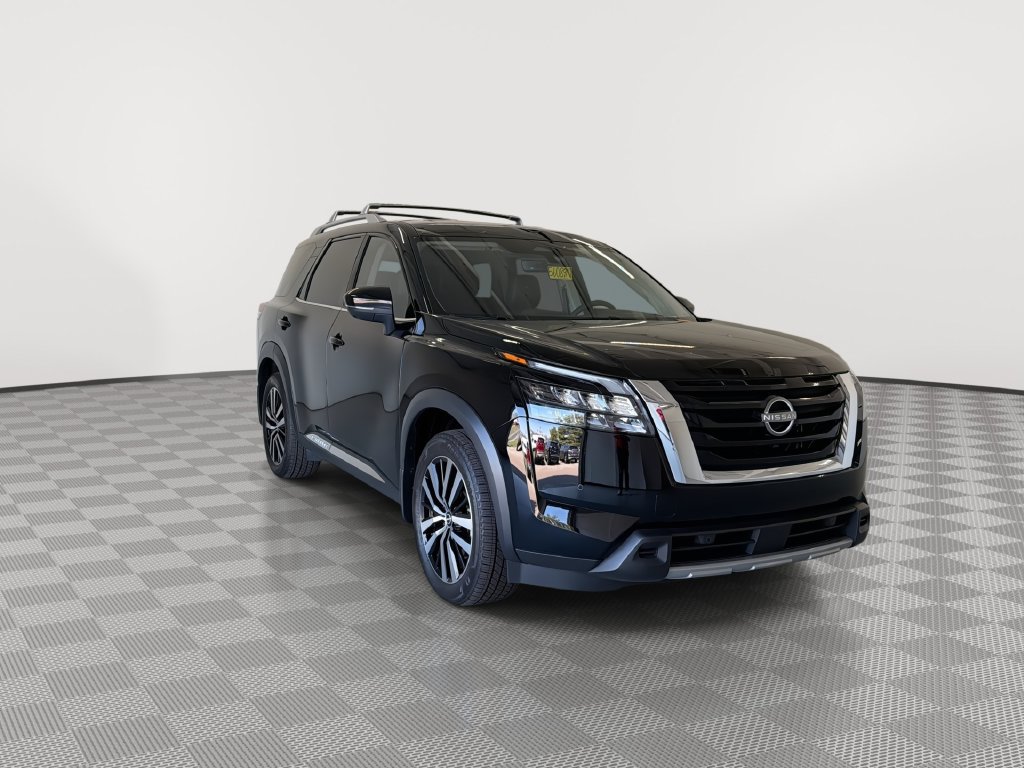Certified 2025 Nissan Pathfinder Platinum w/ Cargo Package FWD image 3