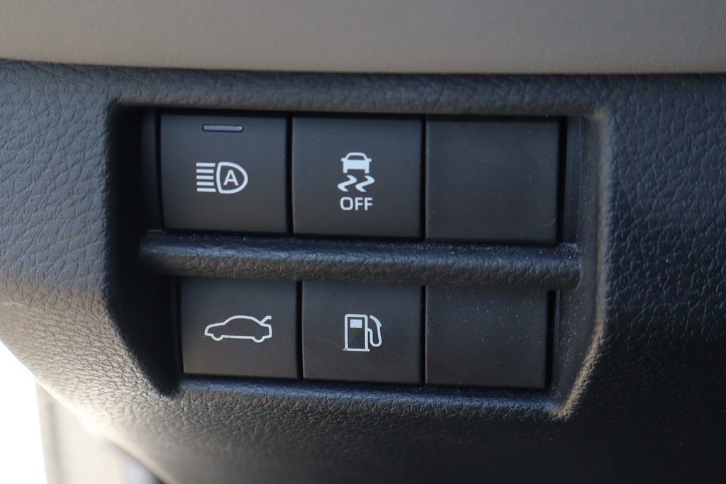 Used 2020 Toyota Avalon XSE FWD image 21