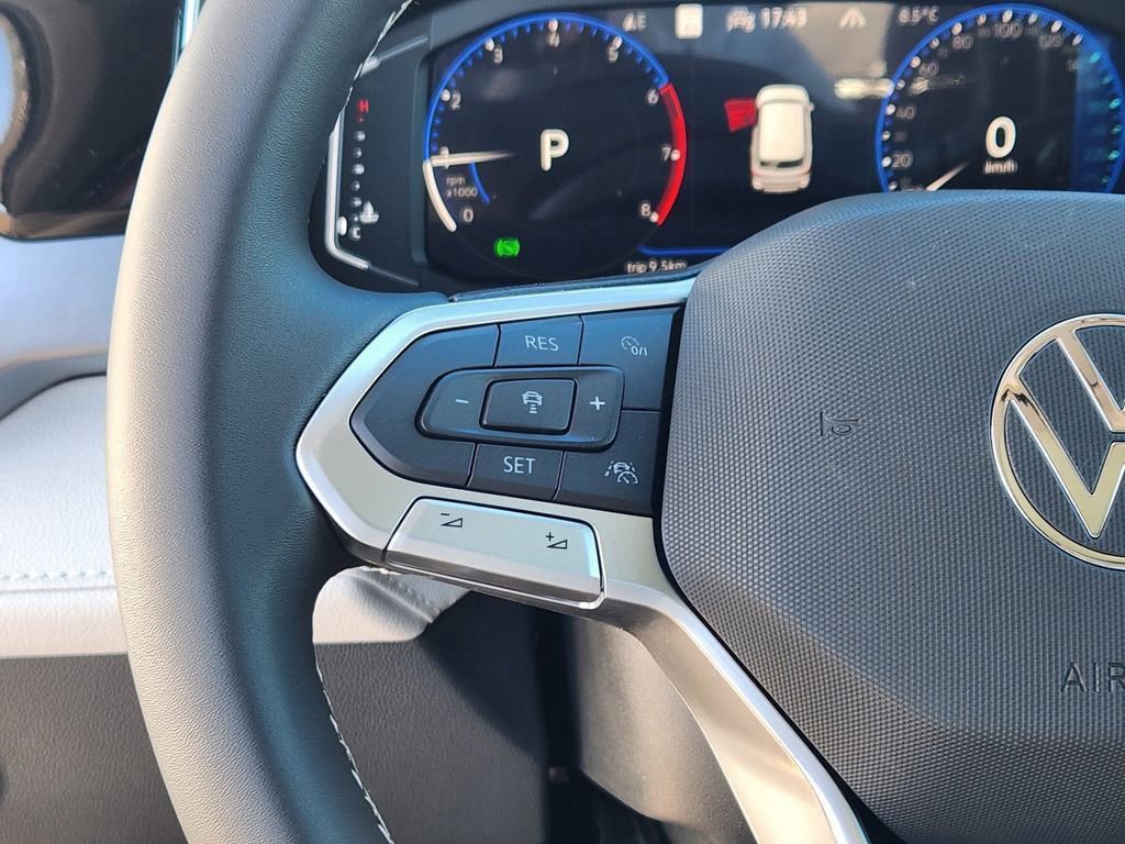New 2026 Volkswagen Taos SEL image 8