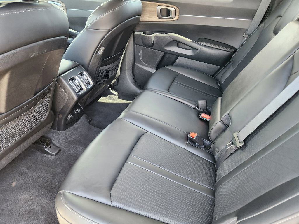 Certified 2023 Kia Sorento S w/ Panoramic Sunroof Package AWD/4WD image 9