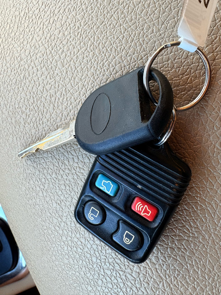 Used 2010 Ford Explorer XLT image 56