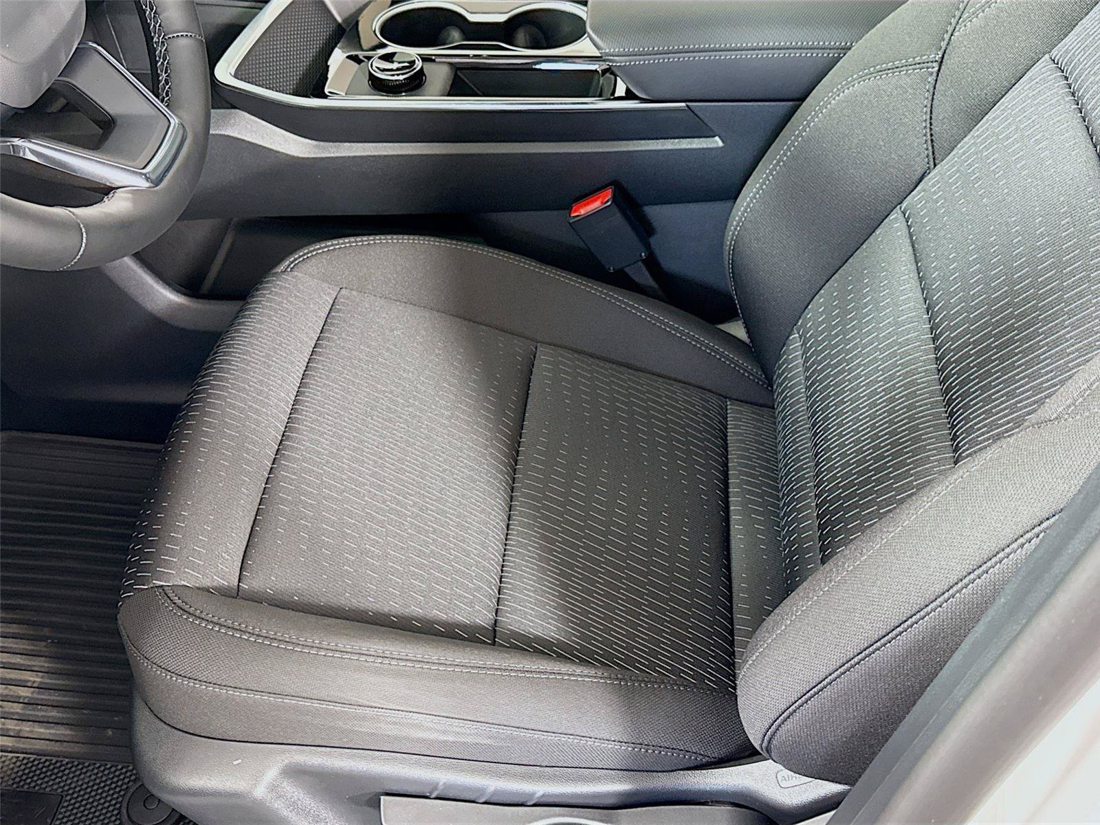 New 2026 Chevrolet Equinox LT AWD/4WD image 13