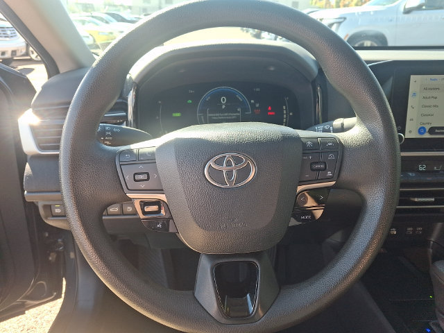 Used 2025 Toyota Camry LE FWD image 18