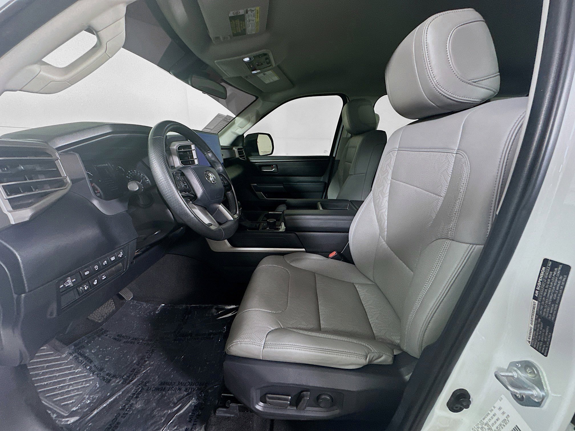 Used 2022 Toyota Tundra SR5 w/ SR5 Premium Package image 12