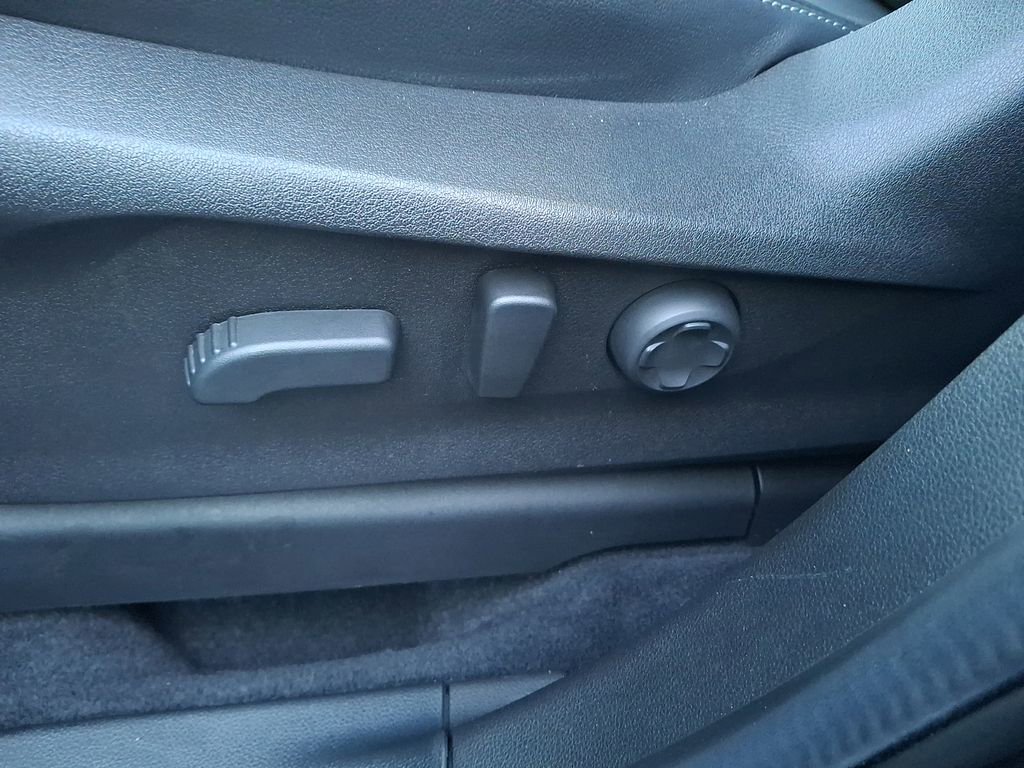 Used 2023 Subaru Ascent Touring image 9