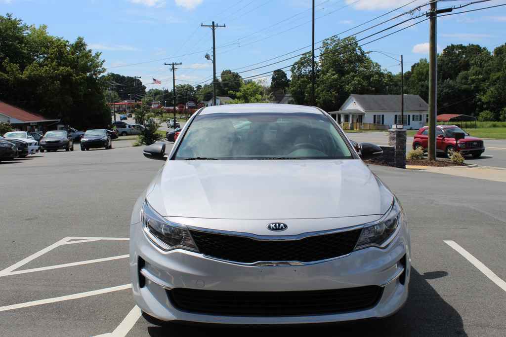 Used 2016 Kia Optima LX image 2