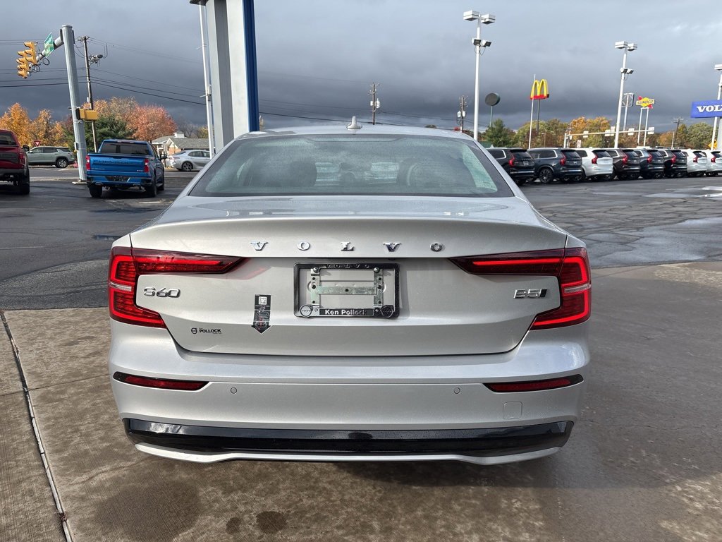 Certified 2025 Volvo S60 B5 Core image 6