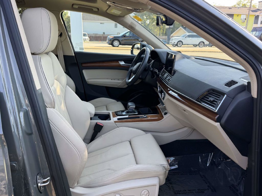 Used 2023 Audi Q5 e Premium Plus AWD/4WD image 12