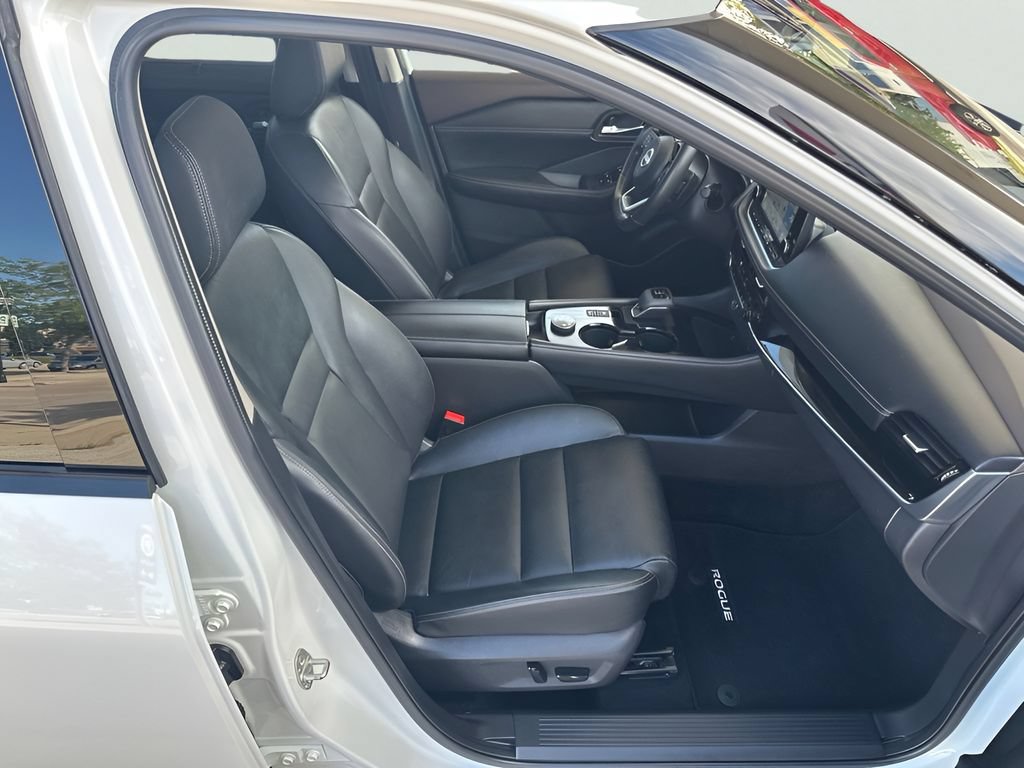 Used 2023 Nissan Rogue SL AWD/4WD image 16