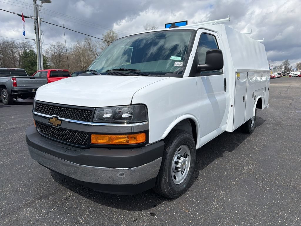 New 2026 Chevrolet Express 3500 w/ Power Convenience Package RWD image 17