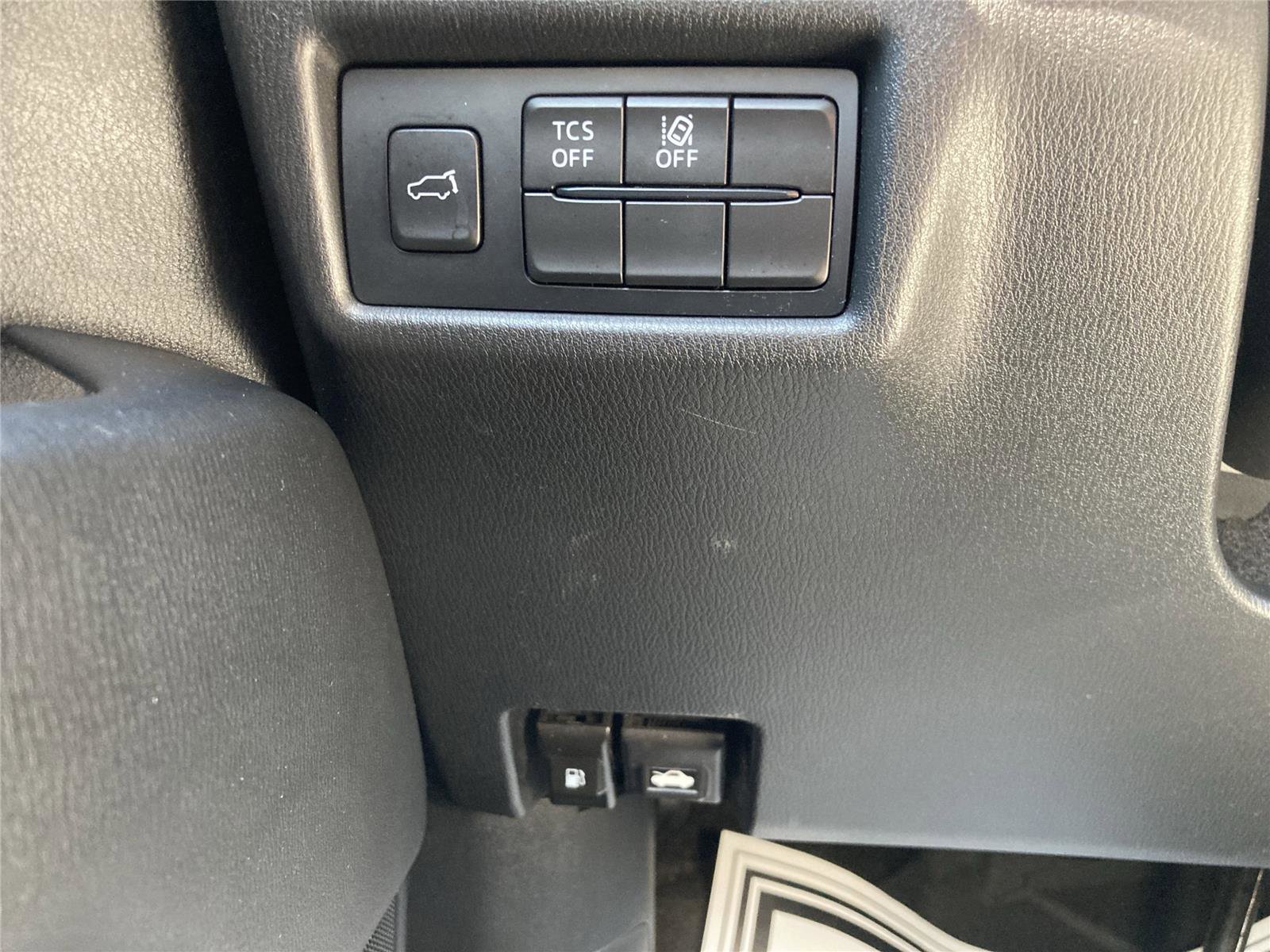 Used 2019 MAZDA CX-5 Touring image 18