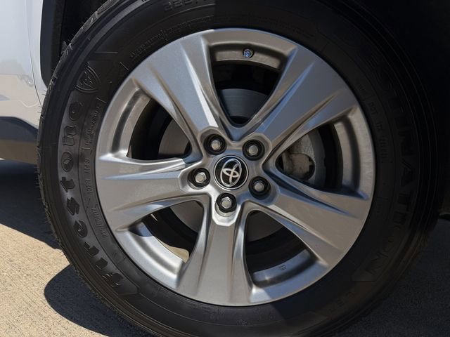 Certified 2024 Toyota RAV4 LE AWD/4WD image 10