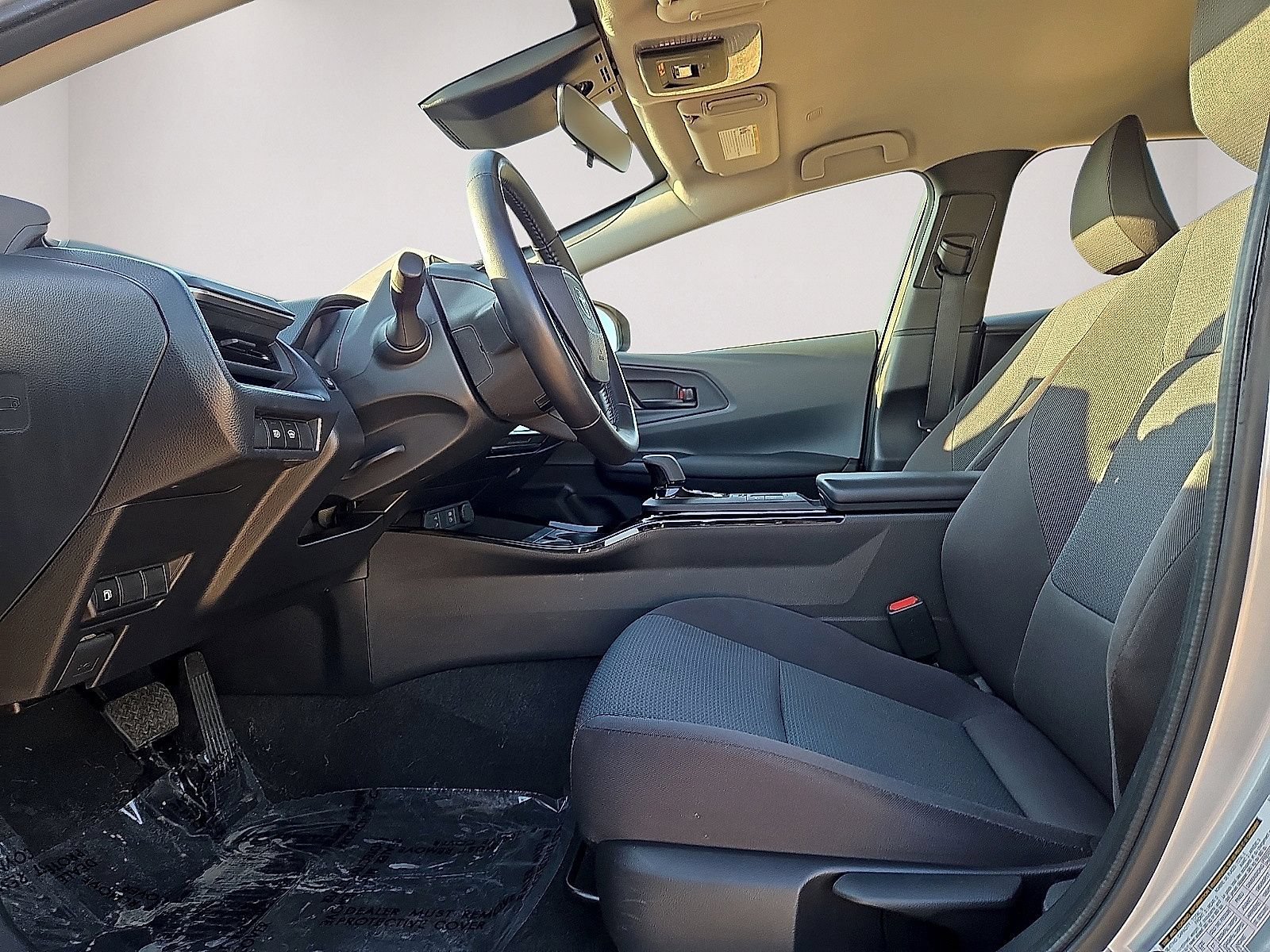 Used 2025 Toyota Prius LE FWD image 20