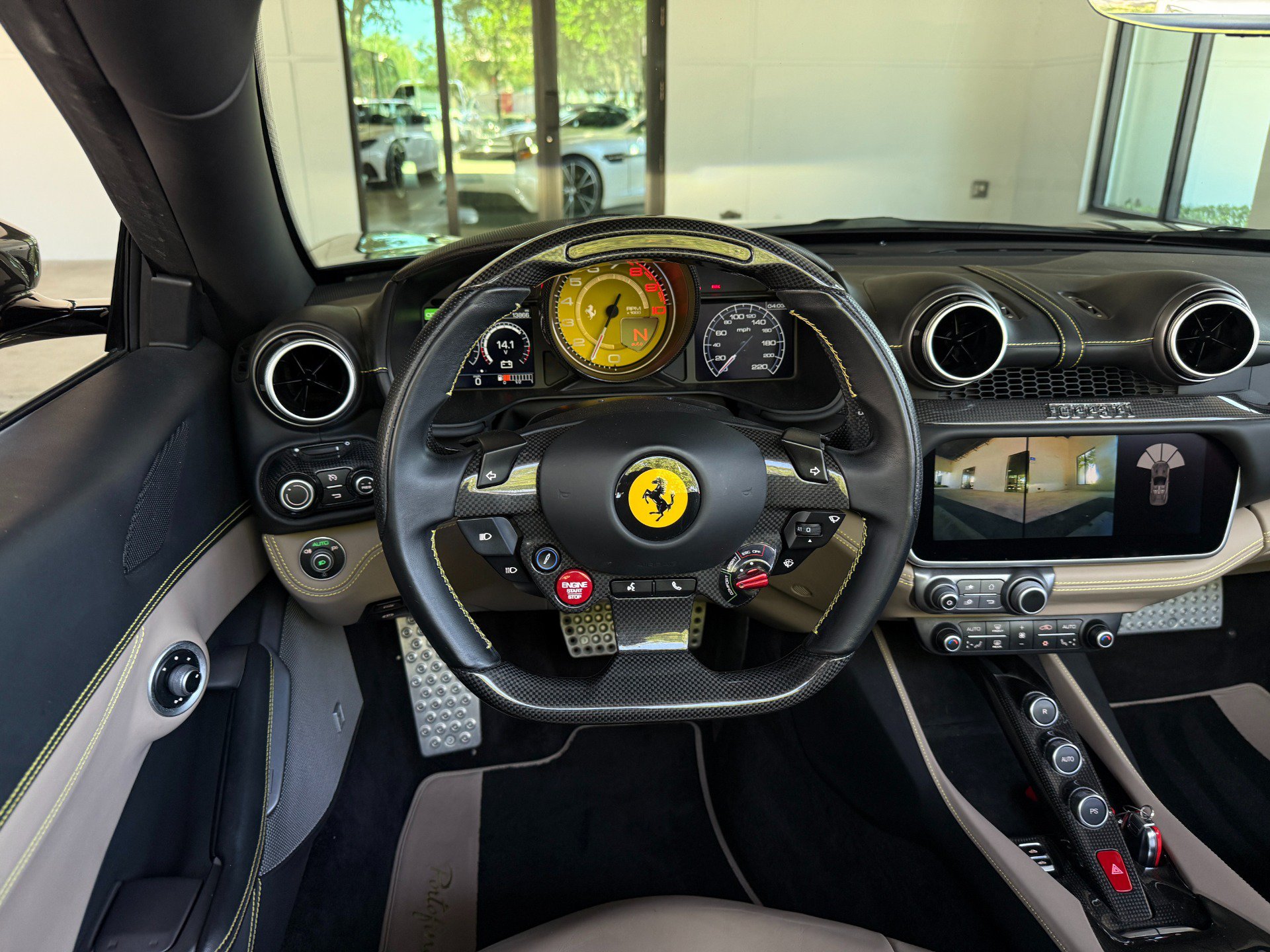 Used 2019 Ferrari Portofino RWD image 42
