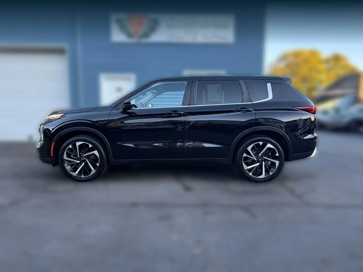 Used 2022 Mitsubishi Outlander SE AWD/4WD image 5