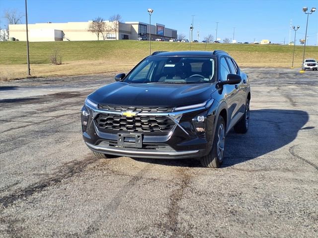 Used 2025 Chevrolet Trax LT w/ LT Convenience Package image 44