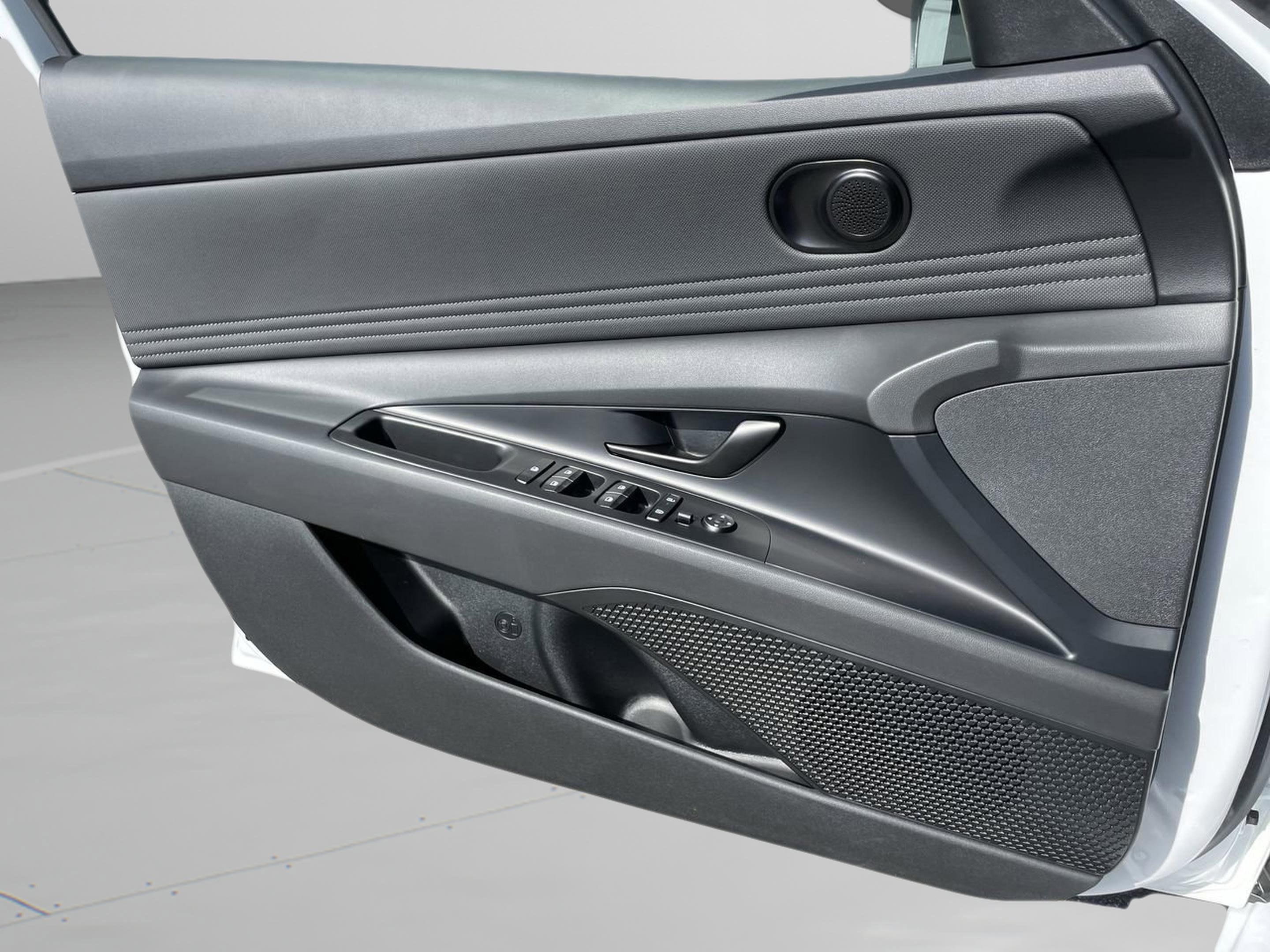 New 2026 Hyundai Elantra SEL Sport image 16