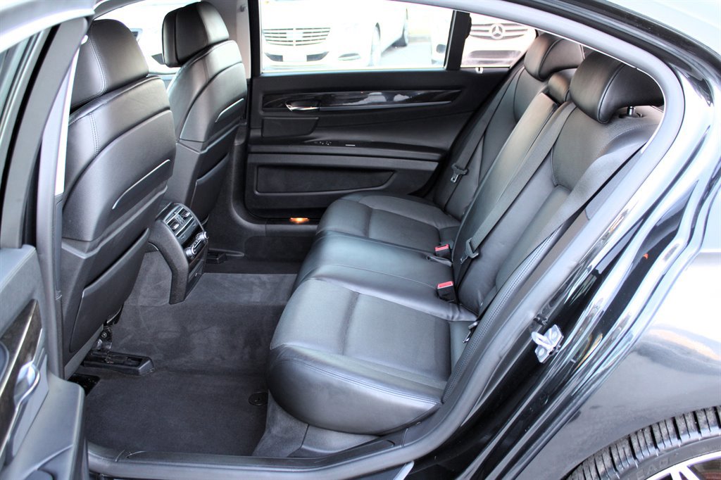 Used 2012 BMW 750Li image 19