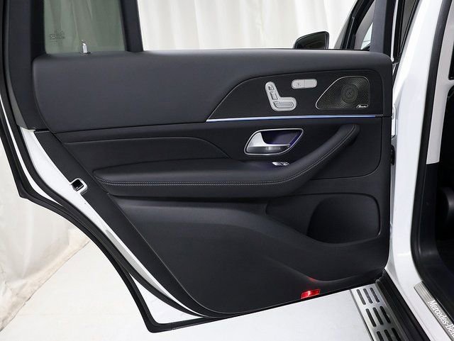 Certified 2026 Mercedes-Benz GLS 450 4MATIC image 33