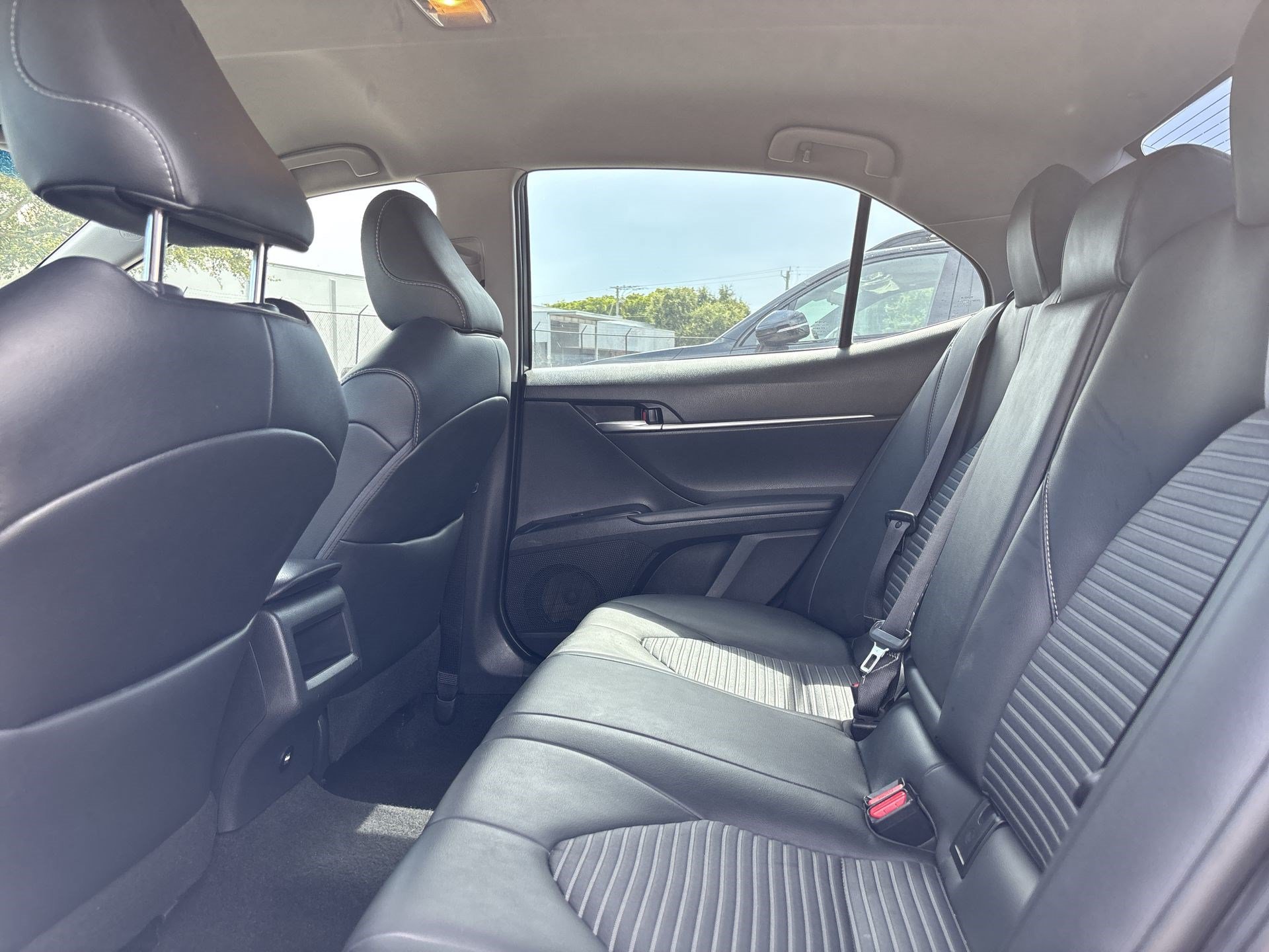 Used 2018 Toyota Camry SE FWD image 22