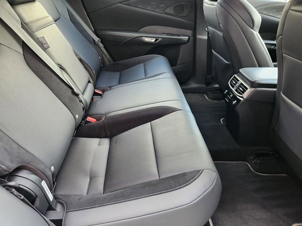 Used 2024 Lexus RX 500h F Sport w/ Cold Area Package image 31