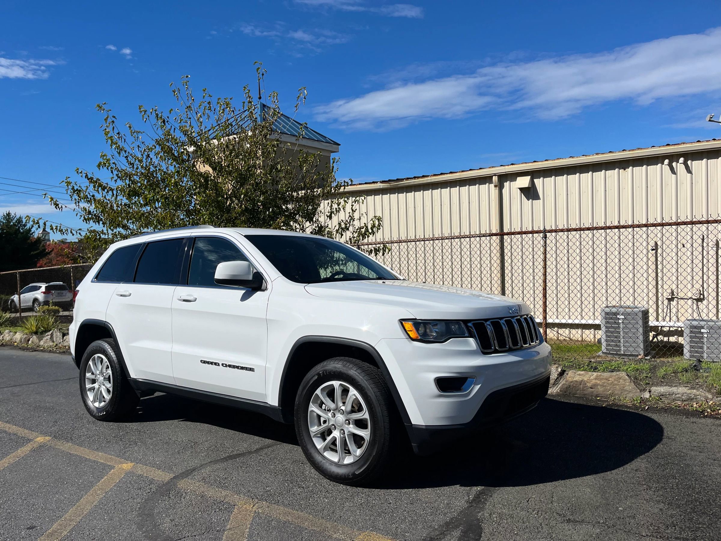 Used 2021 Jeep Grand Cherokee Laredo X image 29