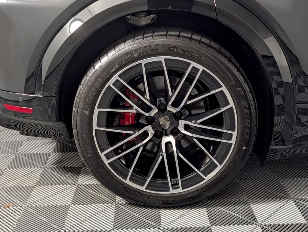 New 2026 Porsche Cayenne Turbo Electric AWD/4WD image 13