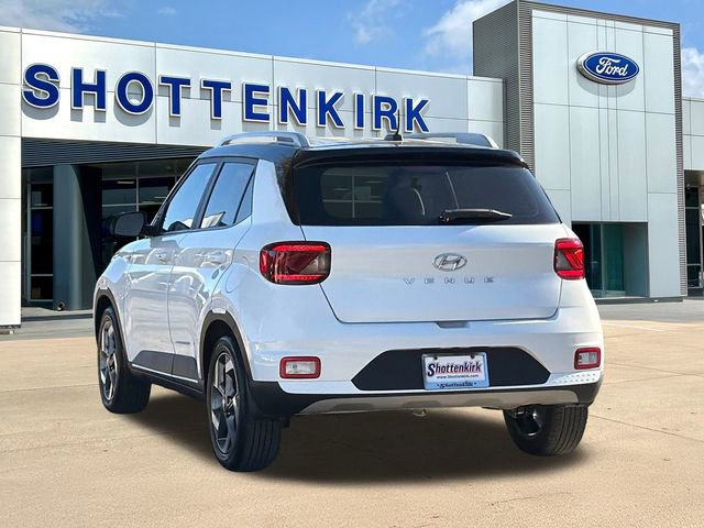 Used 2025 Hyundai Venue Limited FWD image 5
