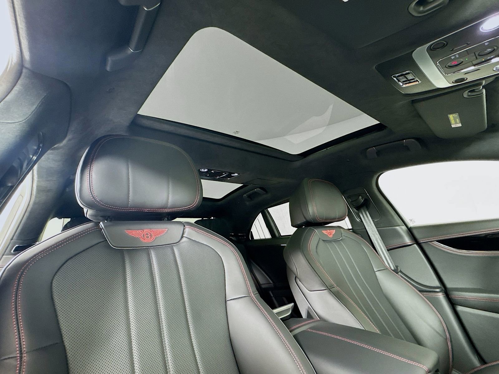 Used 2026 Bentley Flying Spur Plug-In Hybrid image 22